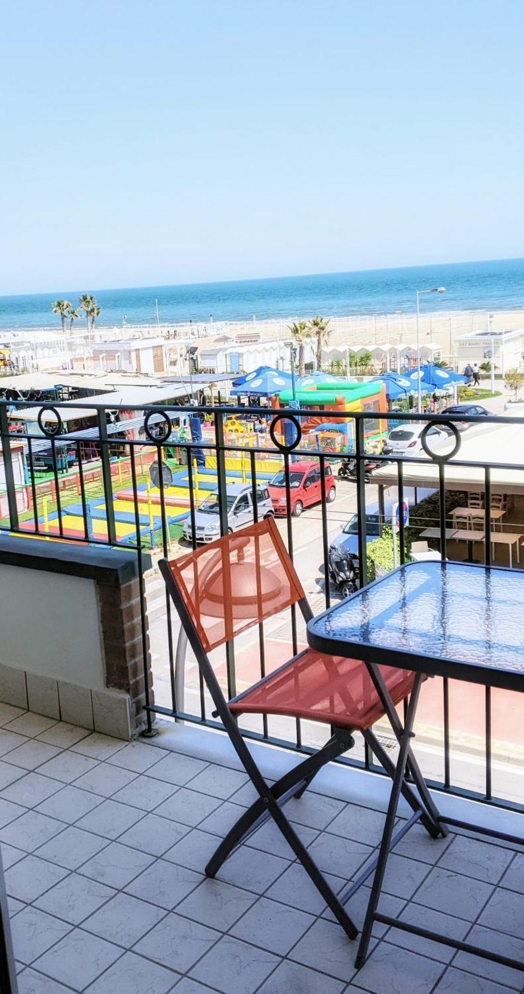 Appartamento A Riccione Con Balconcino Vista Mare Extérieur photo